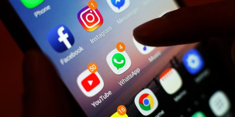 how-to-leave-whatsapp-groups-without-anyone-knowing:-the-app's-new-features-and-…-–-inews