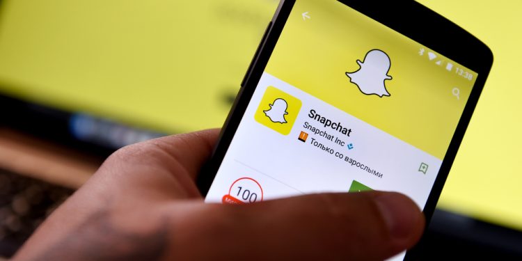 snapchat-releases-parental-controls-that-allow-parents-to-see-who-their-child-is-messaging