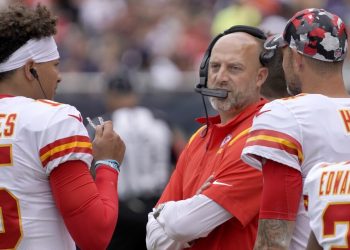 live-blog:-chiefs-lead-14-0-against-bears-at-halftime-–-kshb
