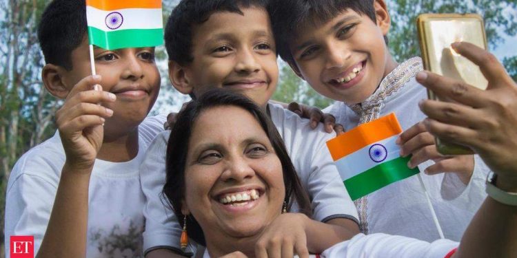 75th-independence-day:-wishes-and-whatsapp-messages-to-share-with-family-and-friends
