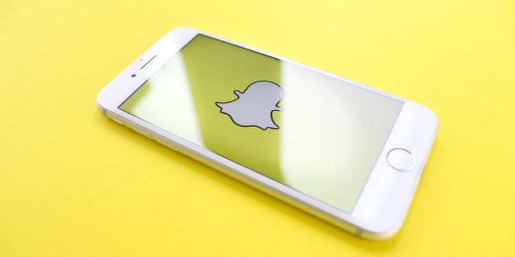 how-to-view-restaurant-recommendations-on-snapchat's-snap-map-–-makeuseof