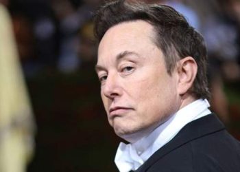 elon-musk-sends-social-media-into-frenzy-with-joke-on-twitter-about-buying-man-utd-–-bbc