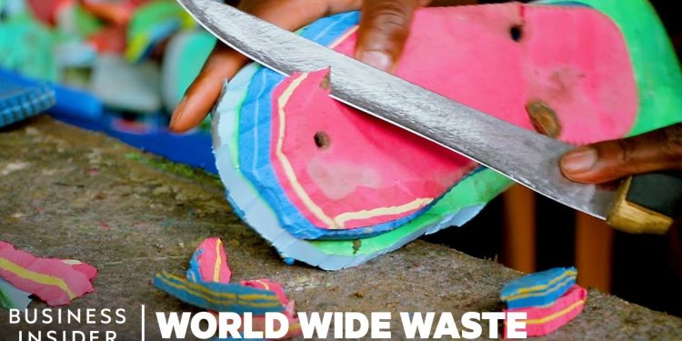 how-flip-flop-art-helps-clean-kenya's-beaches-|-world-wide-waste-|-business-insider