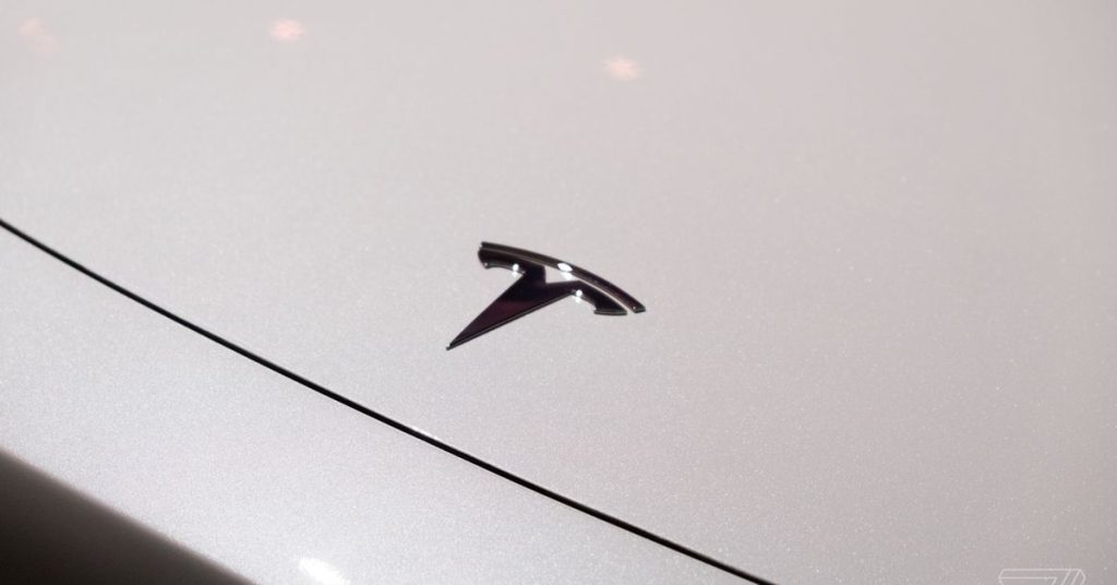 youtube-removes-video-that-tests-tesla's-full-self-driving-beta-against-real-kids