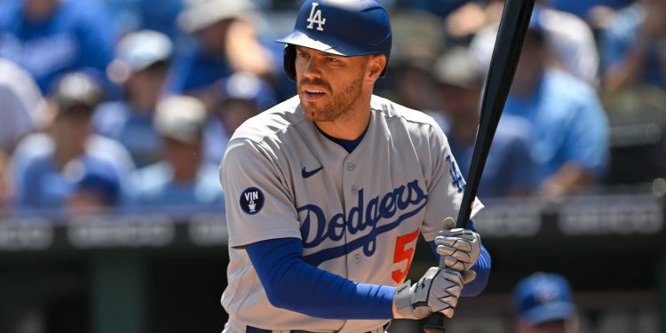 dodgers'-freddie-freeman-donates-$500000-for-new-baseball-clubhouse-at-oc-alma-mater