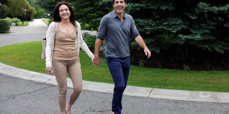 sheryl-sandberg-marries-former-nbc-news-producer-tom-bernthal-–-yahoo