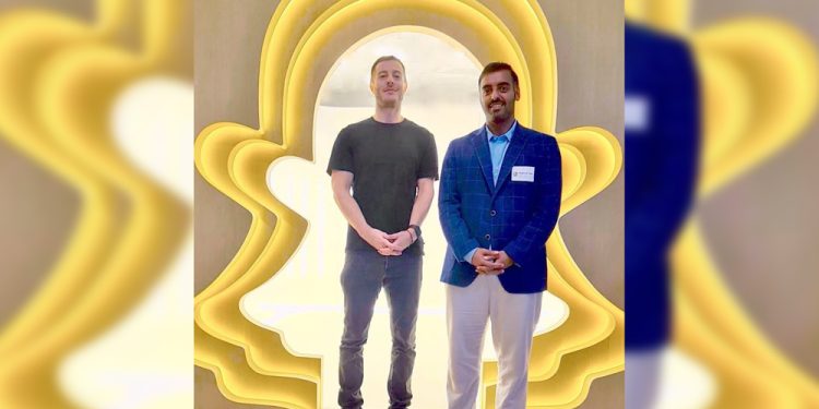 ooredoo-executives-explore-augmented-reality-technology-for-qatar-2022