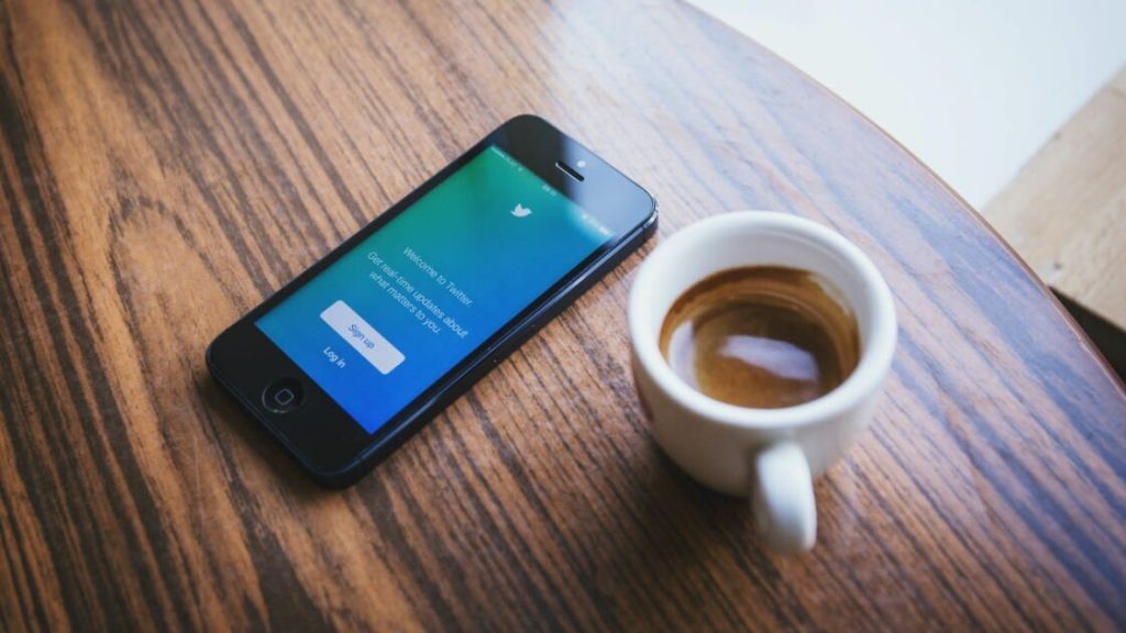 twitter-is-testing-verified-phone-number,-tweet-view-count-labels-|-pcmag