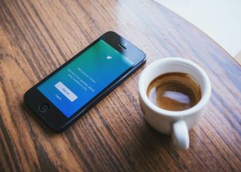 twitter-is-testing-verified-phone-number,-tweet-view-count-labels-|-pcmag
