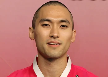 'pachinko'-star-jin-ha-apologizes-for-and-deletes-'inappropriate'-tumblr-account