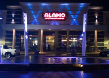 smaller-theater-owners-“not-losing-a-lot-of-sleep”-over-limited-film-slate-this-fall