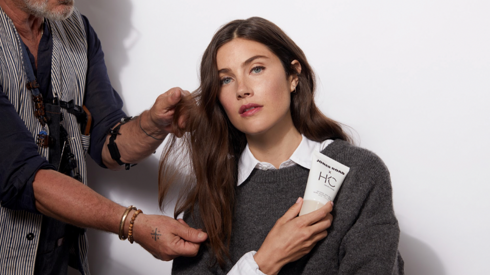 ultra-viral-jones-road-just-launched-a-'miracle-balm-for-hair,'-so-say-goodbye-to-flyaways
