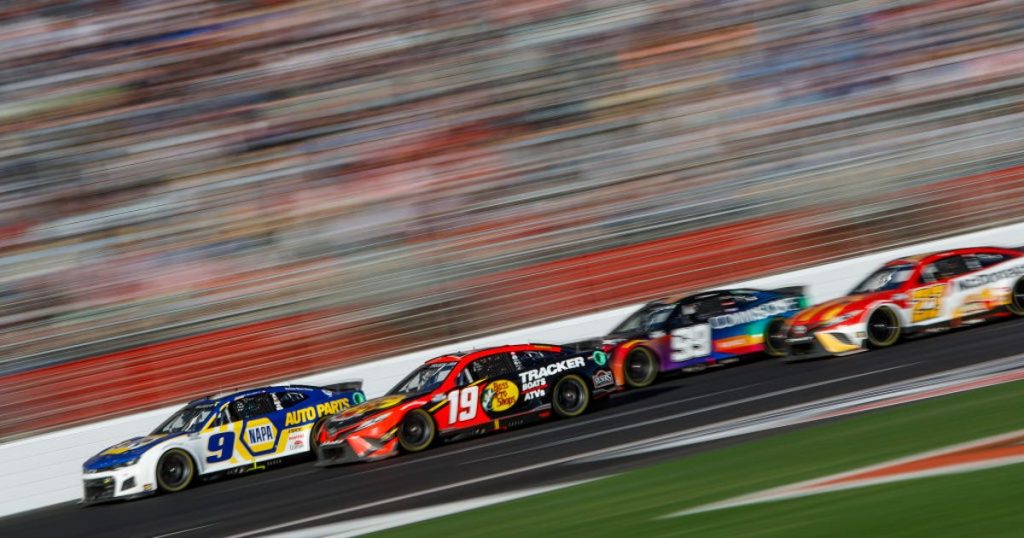 nascar-at-daytona:-how-to-watch-tonight's-race-without-cable-–-cnet