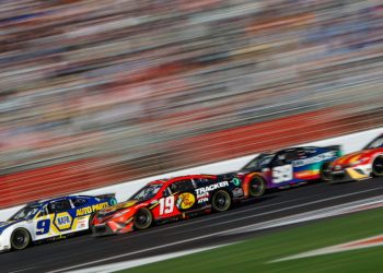 nascar-at-daytona:-how-to-watch-tonight's-race-without-cable-–-cnet