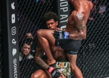 twitter-reacts-to-demetrious-johnson's-knee-ko-of-adriano-moraes-–-mma-junkie