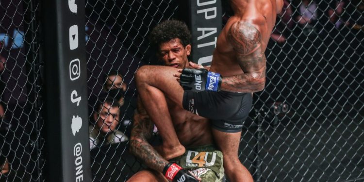 twitter-reacts-to-demetrious-johnson's-knee-ko-of-adriano-moraes-–-mma-junkie