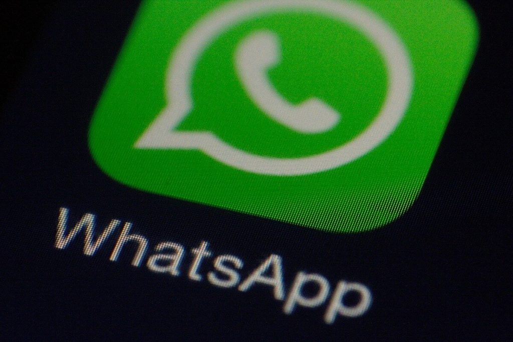 latest-whatsapp-beta-brings-voice-call-support-to-wear-os-3-smartwatches