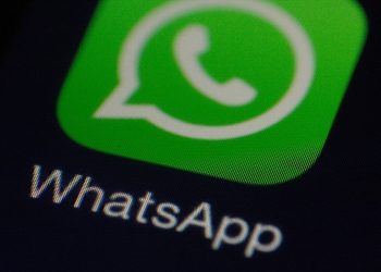 latest-whatsapp-beta-brings-voice-call-support-to-wear-os-3-smartwatches