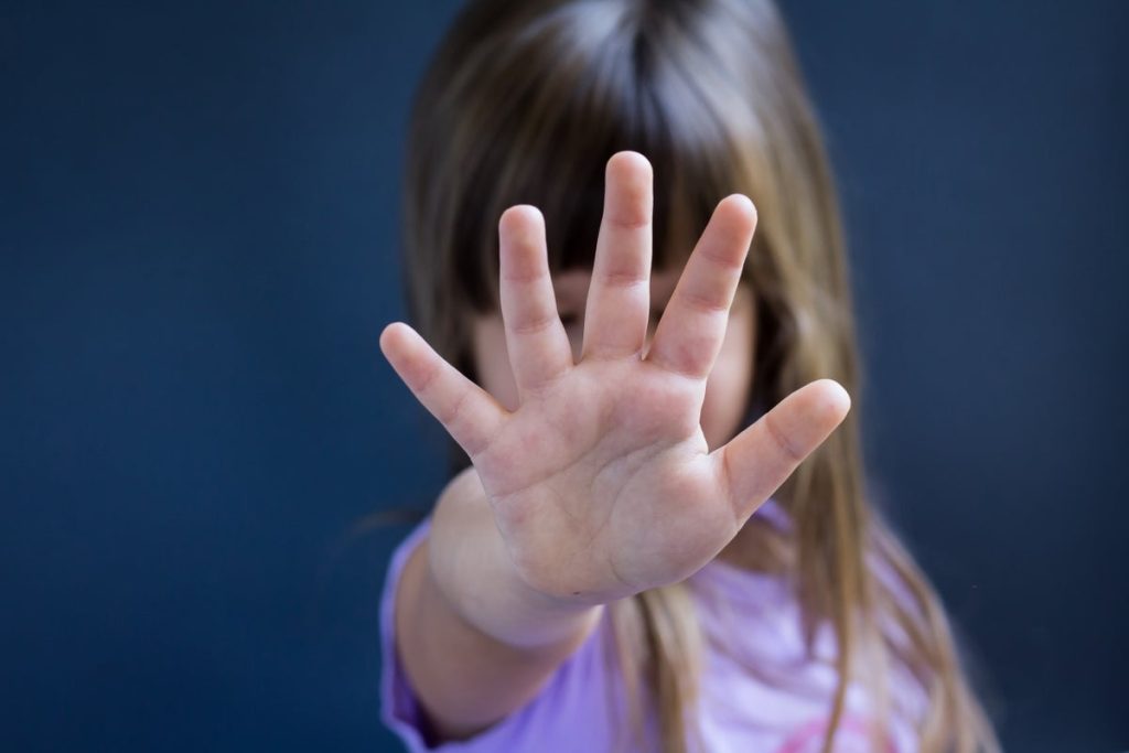 australia-compels-apple,-meta,-snapchat-to-explain-how-they-are-tackling-child-abuse-content