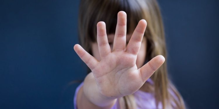 australia-compels-apple,-meta,-snapchat-to-explain-how-they-are-tackling-child-abuse-content