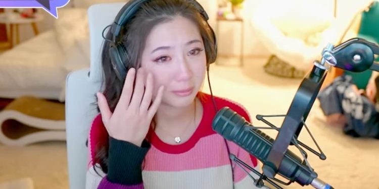 fuslie's-twitch-stream-ends-in-tears-as-fans-predict-move-to-youtube-–-dexerto