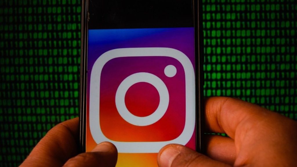 phishers-lure-instagram-users-with-fake-verification-forms-–-pcmag