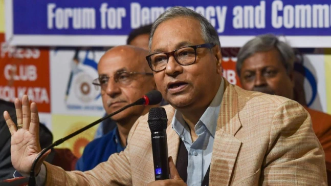 trinamool-mp-jawhar-sircar-removed-from-party's-whatsapp-group,-added-back-later