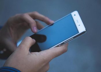 saudi-arabia's-snitching-app-turns-citizens-into-social-media-police-|-the-straits-times
