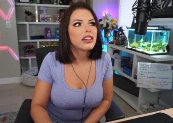twitch-bans-a-former-porn-actress-from-a-fortnite-tournament,-but-epic's-explanations-are-…