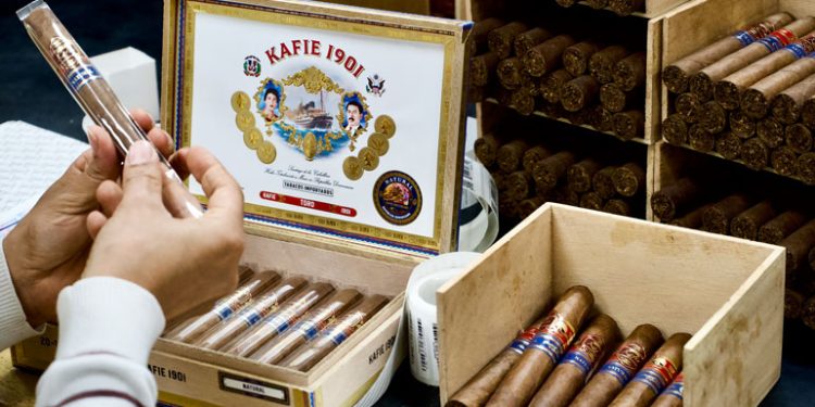 kafie-1901-cigars-undergoes-brand-and-blend-update-with-la-aurora