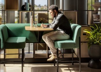 a-“postures-matrix”-shaped-how-linkedin's-new-headquarters-handles-hyb-–-fast-company