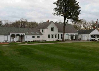 future-of-wildwood-golf-clubhouse-in-charles-city-still-to-be-determined-–-95.1-the-bull