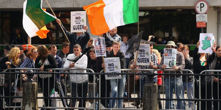 why-queen's-death-prompted-irish-twitter-to-discuss-potato-famine-–-newsweek