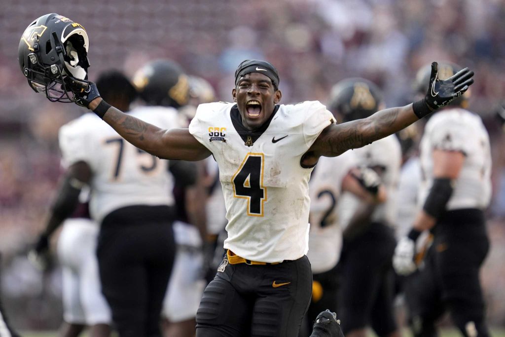 app-state-uses-2-turnovers-to-stun-no.-6-texas-a&m-17-14-–-houston-chronicle