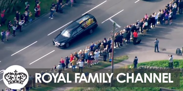 live:-the-queen-is-making-her-final-journey-–-youtube