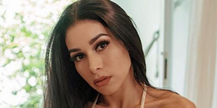 yuliett-torres-desafia-las-restricciones-de-instagram-con-micro-traje-de-bano-–-terra-mexico