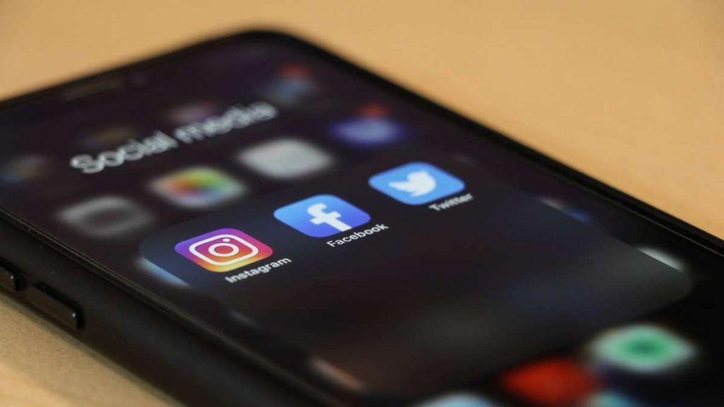 is-social-media-a-gateway-towards-child-abuse?-–-techshali