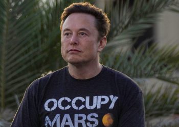 twitter-shareholders-formally-accept-musk's-$44-billion-offer-he's-desperately-trying-to-get-out-of