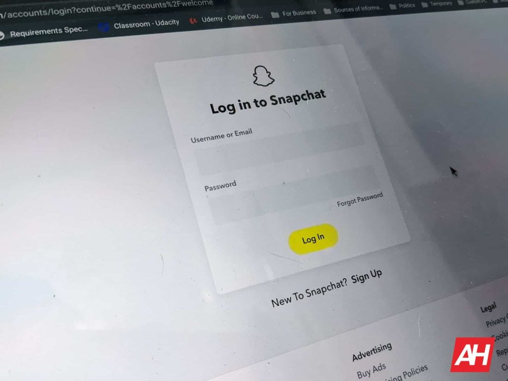 snapchat-for-web-is-available-for-you-now-too,-no-subscription-needed