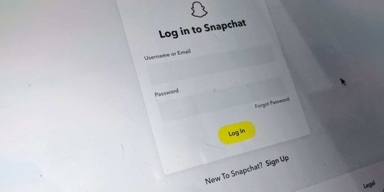 snapchat-for-web-is-available-for-you-now-too,-no-subscription-needed