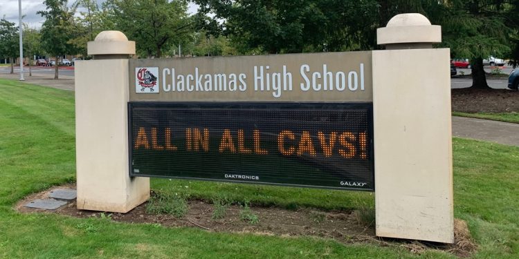 three-students-detained-at-clackamas-high-school-due-to-gun-scare-–-kgw