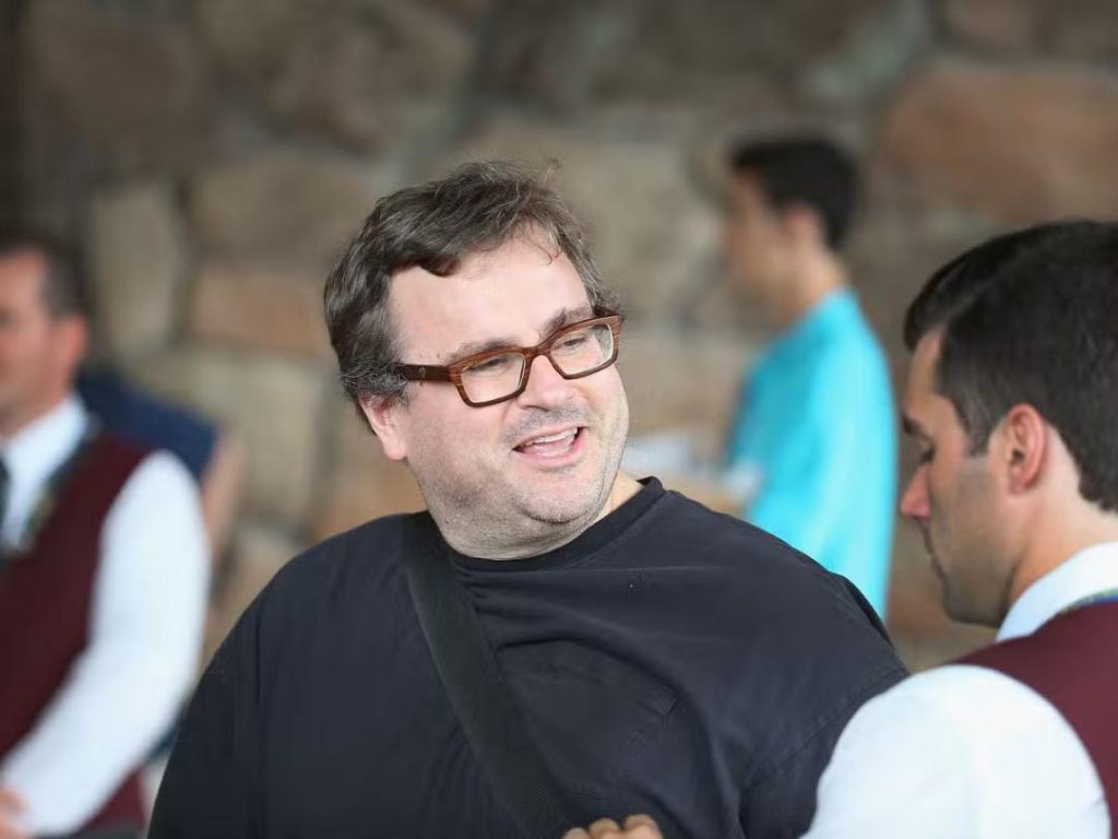 another-huge-problem:-linkedin-co-founder-on-musk's-plan-to-buy-twitter-–-inshorts