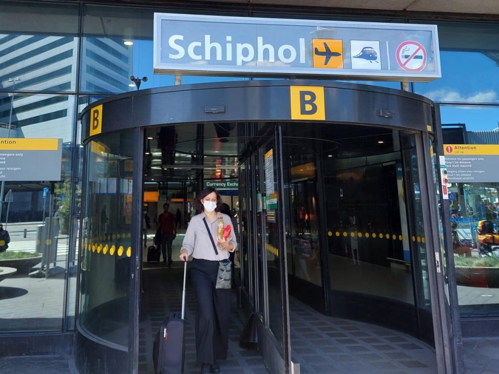 a-passenger-only-found-out-his-lost-luggage-was-in-amsterdam-when-a-stranger-messaged-…