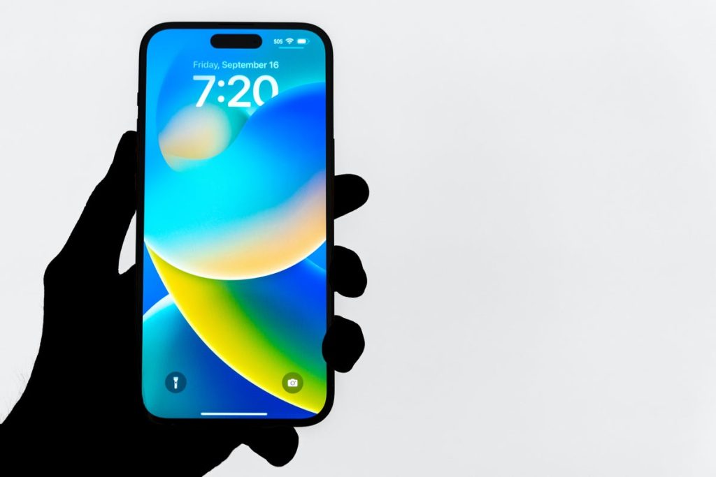 some-iphone-14-users-are-getting-this-'shaking'-glitch-while-using-tiktok-or-snapchat