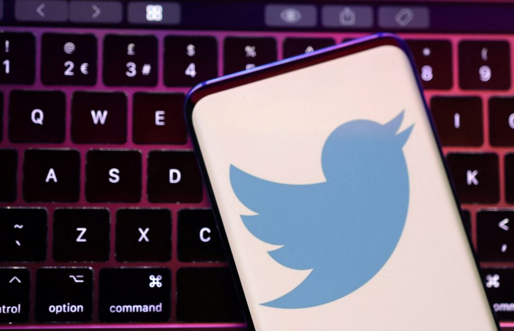 twitter-is-logging-out-some-users-following-password-reset-'incident'-–-engadget