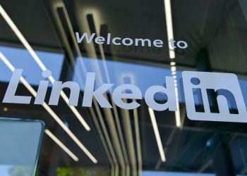 linkedin-donates-feathr,-their-feature-store,-to-the-linux-foundation-–-dataconomy