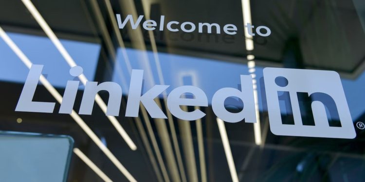 linkedin-donates-feathr,-their-feature-store,-to-the-linux-foundation-–-dataconomy