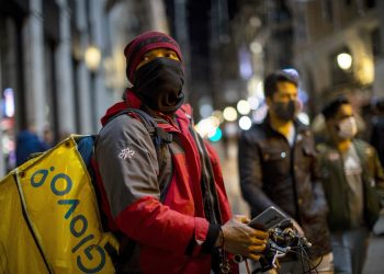 spain-fines-delivery-app-glovo-79m-euros-for-labor-violation-–-houston-chronicle