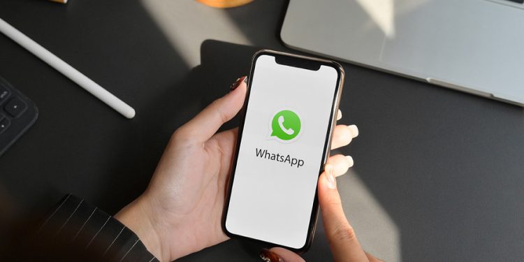 what's-up-with-whatsapp?-how-popular-messaging-tools-threaten-your-business