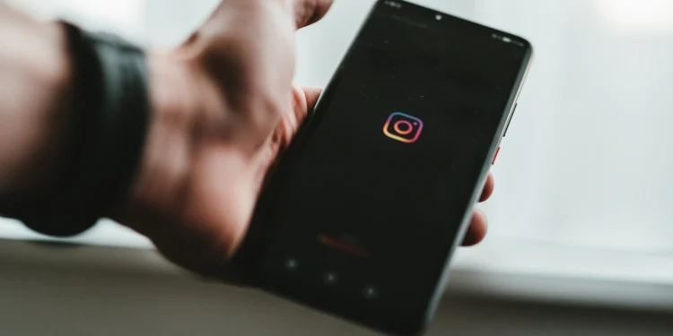 instagram-working-on-feature-to-shield-users-from-lewd-dms:-report-–-hindustan-times
